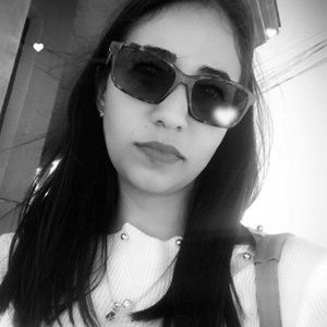 Meet your Posher, Roxana